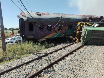 Güney Afrika'da Tren Kazası Açıklaması 4 Ölü