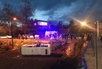 KUMKUYU - Öğrenci Servisi Tarlaya Uçtu Açıklaması 7 Yaralı