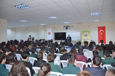 Şimşirgil'den Gençlerle Tarih Sohbetleri