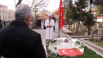 KORE GAZILERI - Başbakan Yıldırım, Muhsin Yazıcıoğlu'nun Mezarını Ziyaret Etti