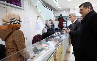 Başkan Karaosmanoğlu, İzmit Esnafını Ziyaret Etti