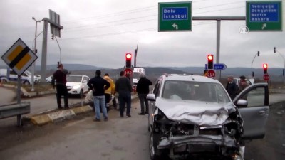Bolu'da Kamyonetle Otomobil Çarpıştı Açıklaması 7 Yaralı