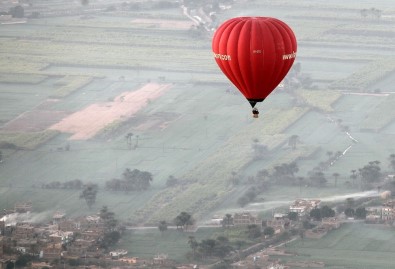 Mısır'da Sıcak Hava Balonu Kazası Açıklaması 1 Ölü, 12 Yaralı