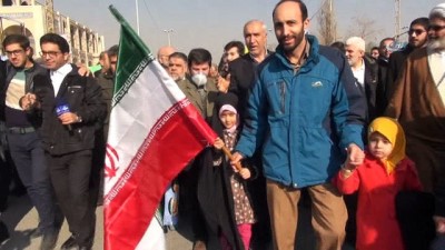 Tahran'da Cuma Namazı Sonrası Devlete Destek Mitingi