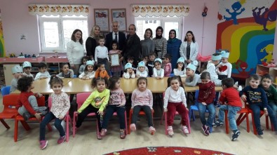 Anaokulu Öğrencilerinden Mehmetçik Vakfına Bağış