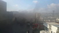 OKSİJEN KAYNAĞI - Avcılar'da E-5'İ Dumana Boğan Fabrika Yangını