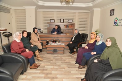 Diyarbakır Büyükşehir Belediye Başkanı Cumali Atilla'nın Eşi Lütfiye Atilla'dan Derneklere Ziyaret