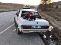 SÜLEYMAN DEMİR - Otomobil Takla Attı Açıklaması 5 Yaralı