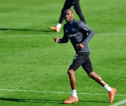 OĞUZHAN ÖZYAKUP - Beşiktaş'ta Hazırlıklar Devam Etti