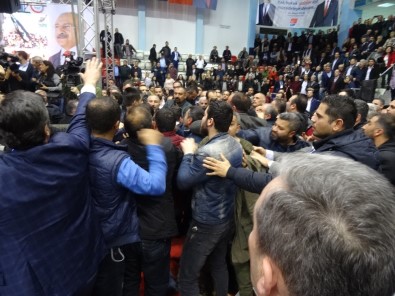 CHP İzmir İl Kongresi'nde kavga