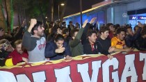 Galatasaray'a Antalya'da Coşkulu Karşılama