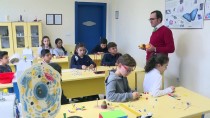 ORGANIK KIMYA - 'Kamyon Lastiği' Fikriyle Eğitim İçin Oyuncak Üretmeye Başladı