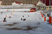 YAPAY KAR - Kış Bir Türlü Gelmeyince Sezon Yapay Karla Açıldı