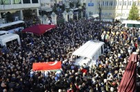 HALDUN DORMEN - Sanatçılar Münir Özkul'u Son Yolculuğunda Yalnız Bırakmadı