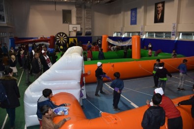 Şırnak'ta 'Mobil Gençlik Merkezi' Faaliyetlerine Başladı