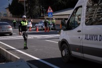 ÜST GEÇİT - Vatandaşın Eylem Yaptığı Yolda Geniş Kapsamlı Radar Uygulaması