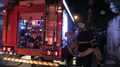 Adana'da Ev Yangını Açıklaması 4 Yaralı