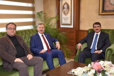 AK Partili Özdağ'dan 'Yılın Belediye Başkanına' Tebrik