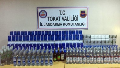 Azeri Yolcuların Valizinden Kaçak İçki Ve Sigara Çıktı