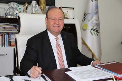 Başkan Özakcan'ın '10 Ocak Çalışan Gazeteciler Günü' Mesajı