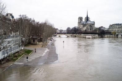 Fransa'da Eleanor Kasırgasında Bilanço Arttı Açıklaması 6 Ölü