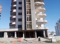 İNŞAAT İŞÇİLERİ - İnşaat İşçileri 8'İnci Kattan Yere Çakıldı Açıklaması 1 Ölü, 1 Ağır Yaralı