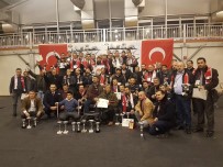 FARUK ÇELİK - Süs Tavukları Şampiyonluk Kupalarını Aldı