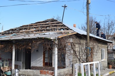 Alo Evlat Hattı'ndan 80 Yaşındaki Hatice Yılmaz'ın Evine Sıcak Dokunuş