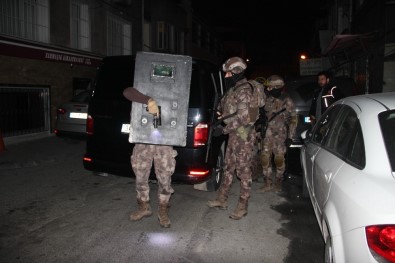 İstanbul'da Şafak Vakti 30 Adrese Narkotik Operasyonu