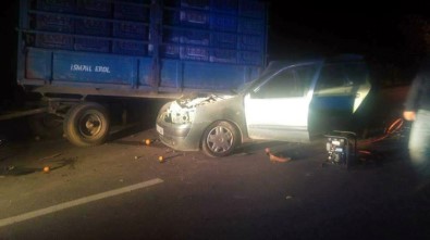 Otomobil Traktör Römorkuna Çarptı Açıklaması 1 Ölü, 3 Yaralı