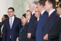 KABİNE TOPLANTISI - Polonya'da Köklü Kabine Değişikliği Açıklaması 9 Bakan Değişti