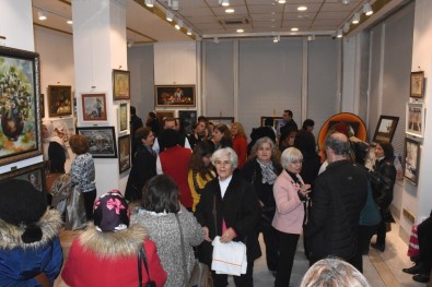 Ressamlardan Yeni Yıl Sergisi