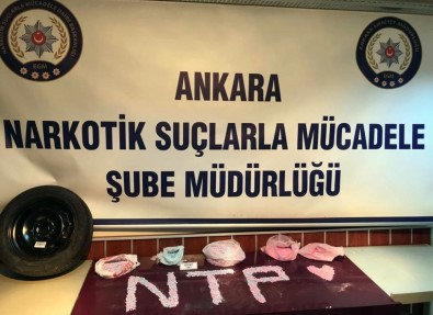 Araba Lastiğinin İçinden Uyuşturucu Fışkırdı