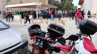 Motosikleti Bariyerlere Çarparak Ölen Gencin Cenazesi Defnedildi