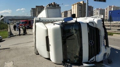 Samsun'da Tır Devrildi Açıklaması 1 Yaralı