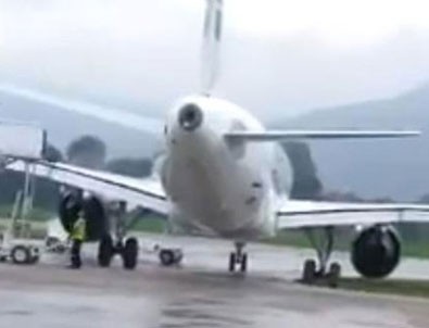 Zonguldak'ta yolcu uçağı pistten çıktı!