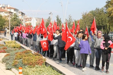 Öğrenciler İstiklal Yolu Parkı'nda Ders İşledi