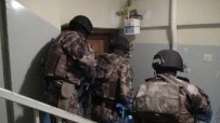 MEYDANCıK - Özel Harekatçılar Kapıları Kırdı, Narkotik Polisi Didik Didik Aradı