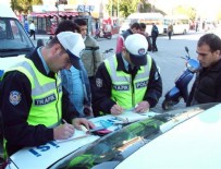 IŞIK İHLALİ - Araçla makas atanlara 1002 lira ceza