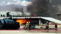 ÜÇÜNCÜ HAVALİMANI - Üçüncü Havalimanı Personeli Olası Uçak Yangınlarına Hazır