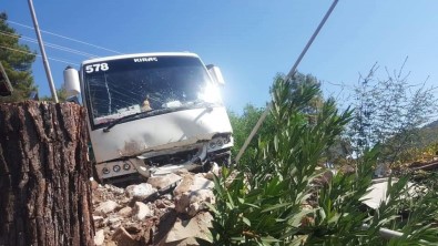 Antalya'da Tur Midibüsü Kaza Yaptı Açıklaması 28 Yaralı