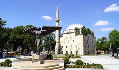 Bulgaristan'daki Tarihi Pargalı İbrahim Paşa Camii Eski İhtişamına Kavuşuyor
