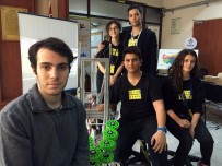 ÖZYEĞİN ÜNİVERSİTESİ - Öğrencilerden Kutu Toplayan Robot