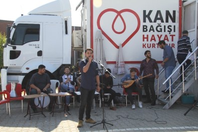 SDÜ'de Müzikli Konserli Kan Bağışı