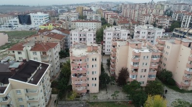 Çökme Tehlikesiyle Tahliye Edilen 6 Katlı Apartman Havadan Görüntülendi