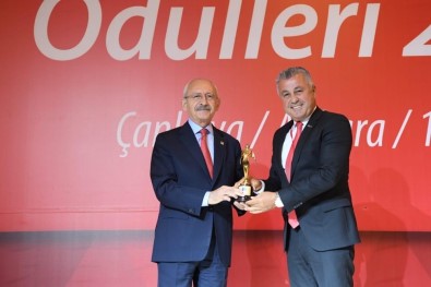 Başkan Sözen Ödülünü Kılıçdaroğlu'ndan Aldı