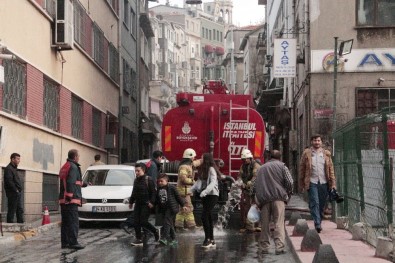 Beyoğlu'nda İşyeri Yangını