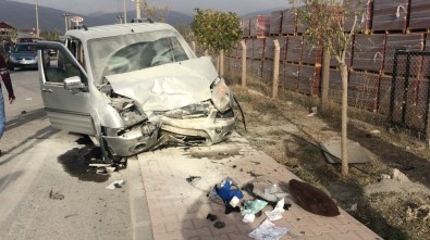 Erzincan'da Trafik Kazası Açıklaması 5 Yaralı