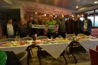 VOLEYBOL TAKIMI - Mutlu'dan, Çiçeklidedespor Voleybol Takımına Kahvaltı