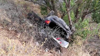Sivas'ta Otomobil Şarampole Devrildi Açıklaması 6 Yaralı